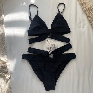 Black bikini